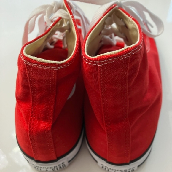 Converse High Tops Unisex. Men's 8.5. Women's 10.5. Mint condition - Picture 3 of 9